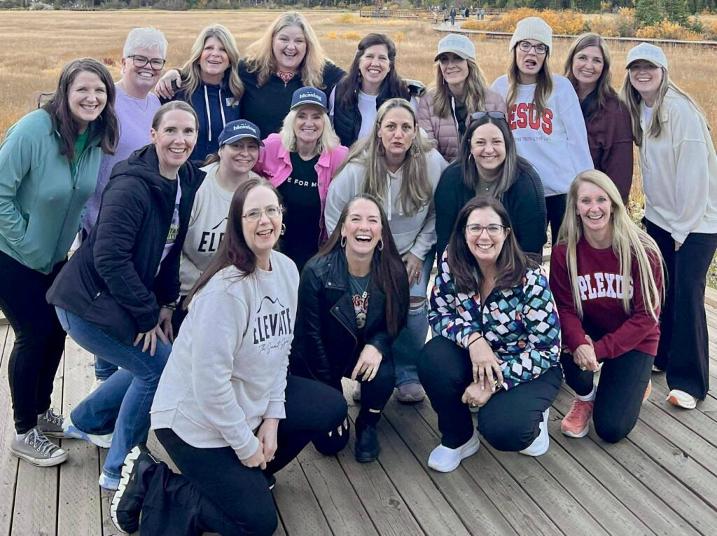 Elite retreat six figure summit in Utah - group of women friendship 